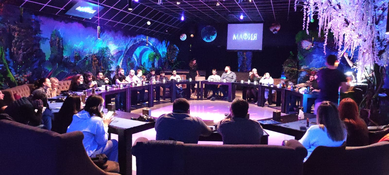 Игра в мафию в Пятигорске - напряженный момент расследования